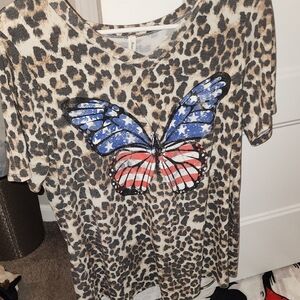 Leopard Print Short Sleeve V‑Neck Tee with American Flag Butterfly